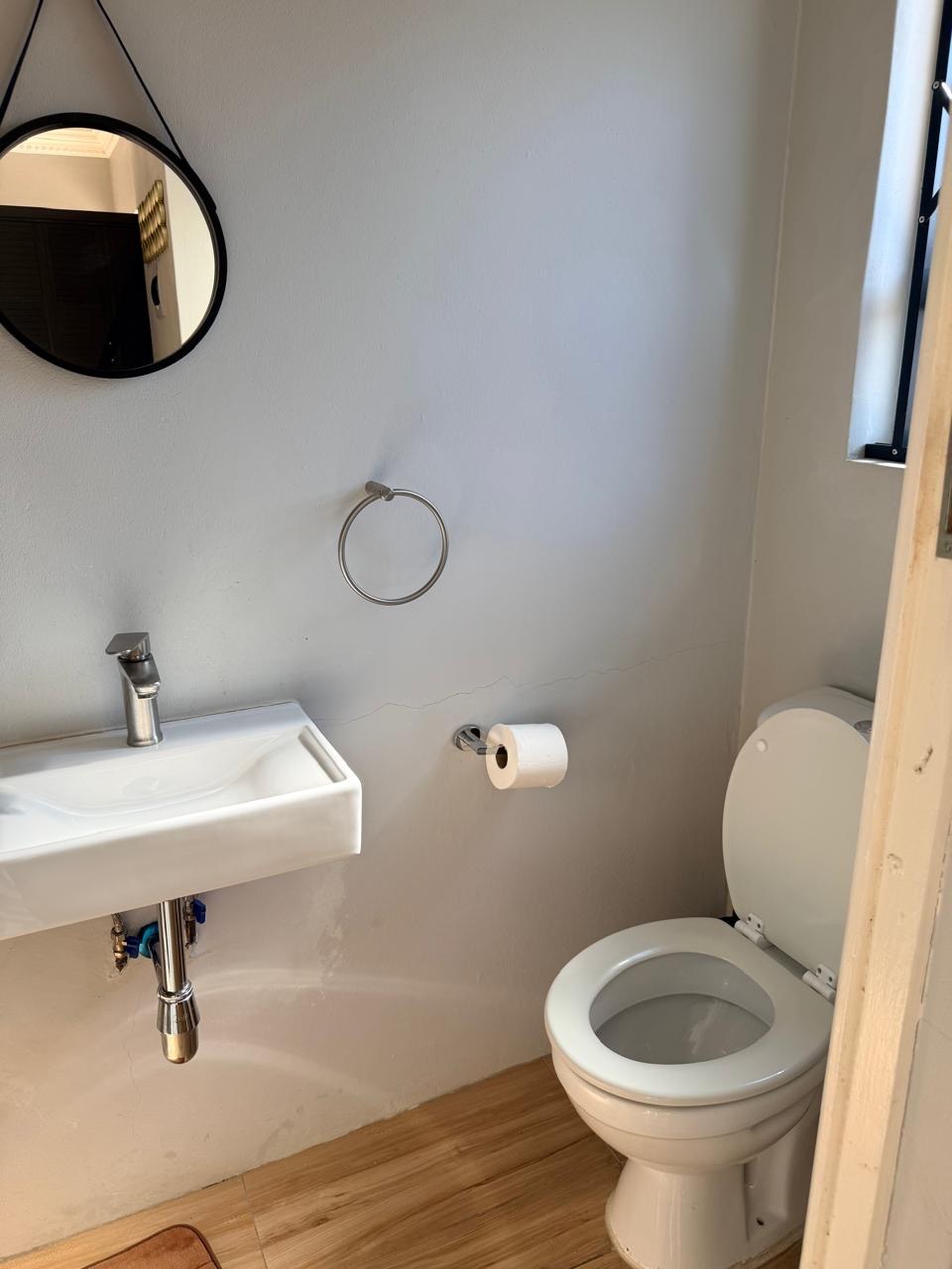 Private bathroom at The Palms Bed & Breakfast